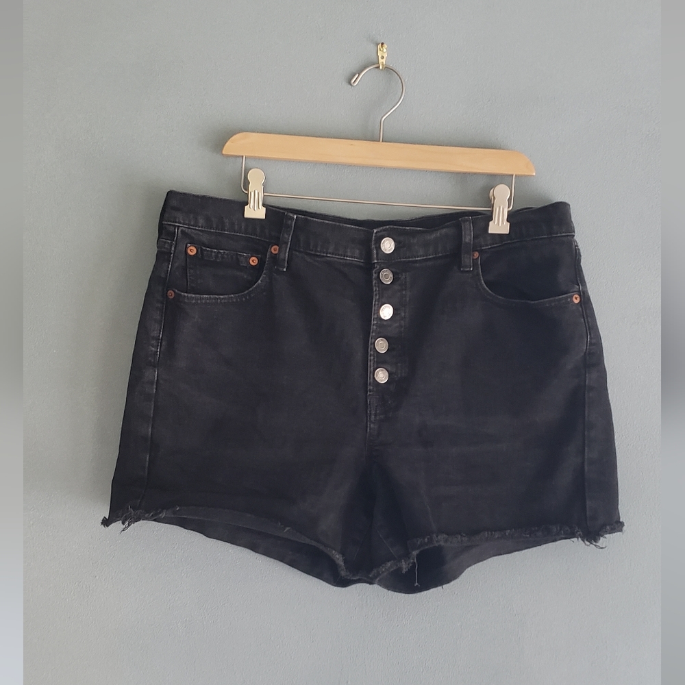 Gap button fly shorts